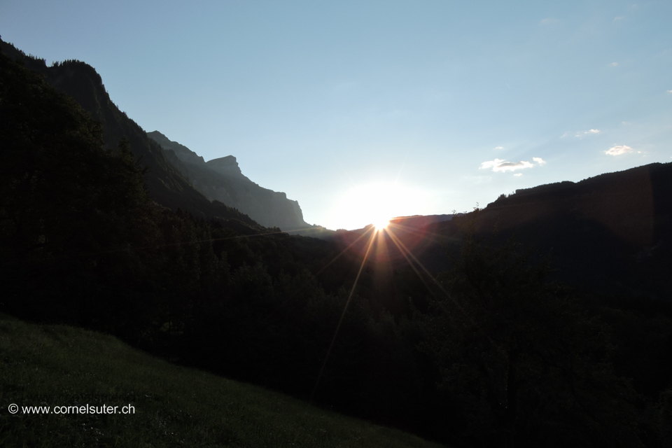 Beim Guggäli die Sonne kommt über der Twäränä