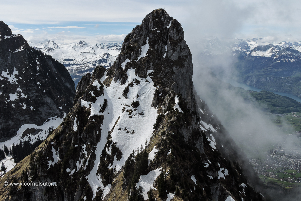 Noch recht viel Schnee beim Klein Mythen 1811m.