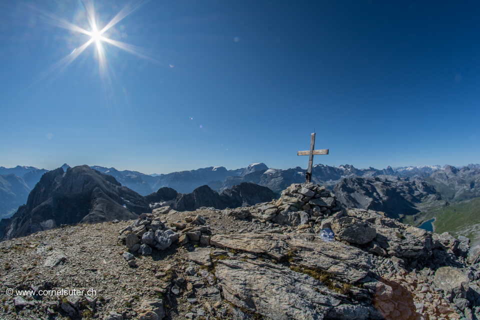 Nun das Wetter, die herrliche Aussicht geniessen, ich mache einen lange Gipfelrast ca 3h sogar ein Mittagsschlaf leiste ich mir.