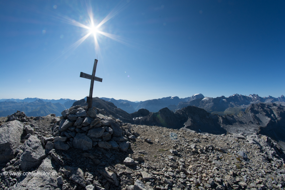 Mit Sicht zum Tödi 3614m, Clariden 3267m, Chammliberg 3215m, Schärhorn 3294m usw.