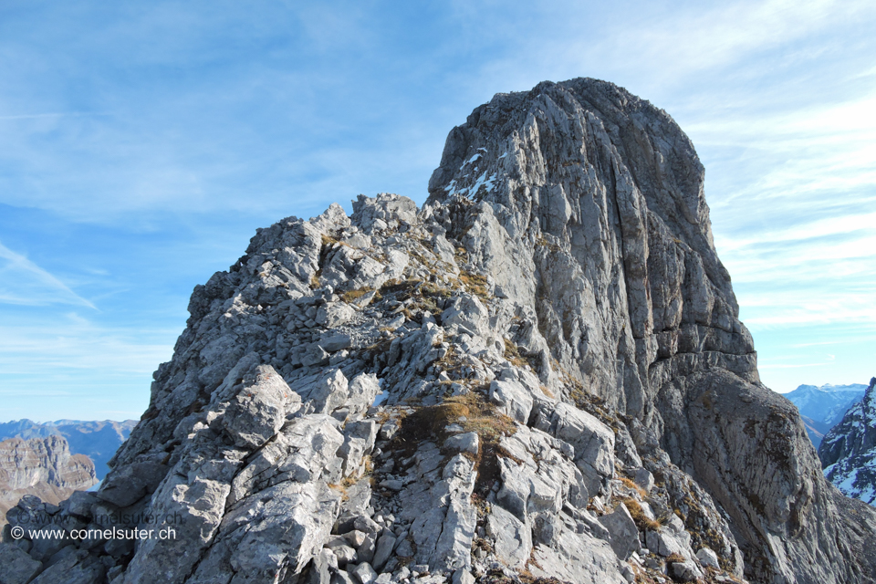 Auf dem West-Grat hinauf zum Gipfel.