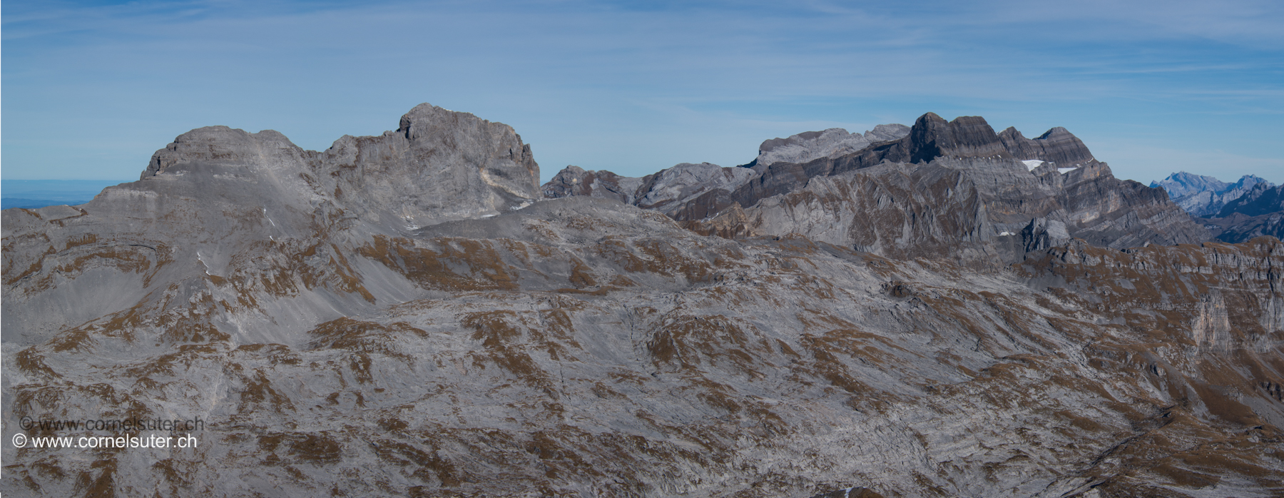 Panorama: Grisset 2721m - Bös Fulen 2802m - Glärnisch - Säntis 2502m.