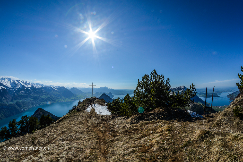 Das Gipfelkreuz auf der Rigi Hochfluh.