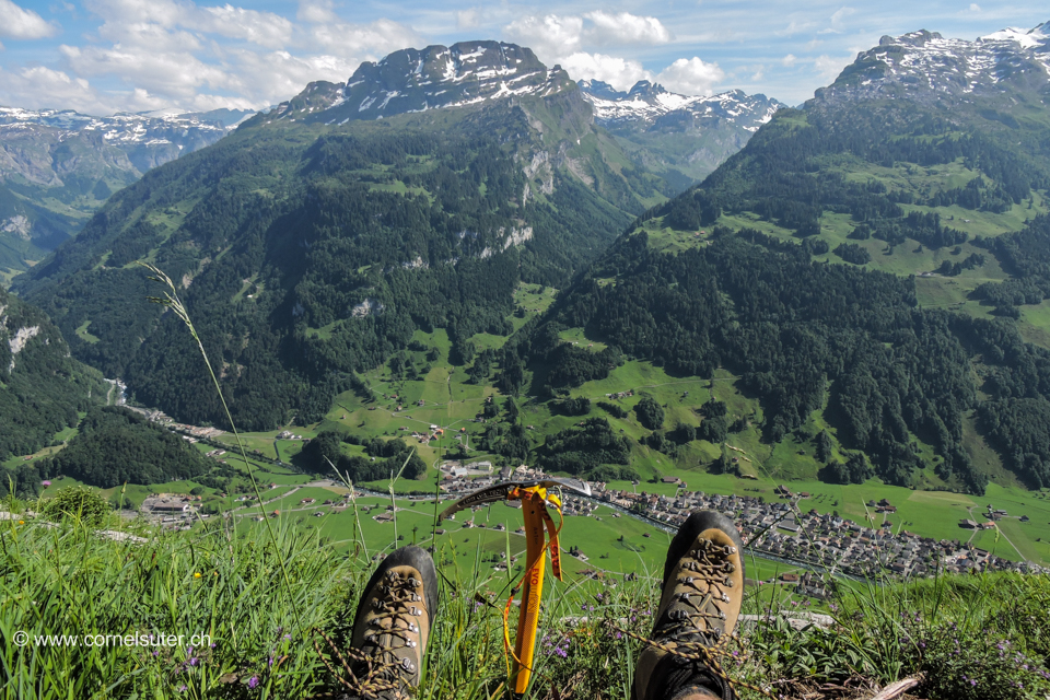Kurze Pause und die Aussicht auf dem Heuberigsboden