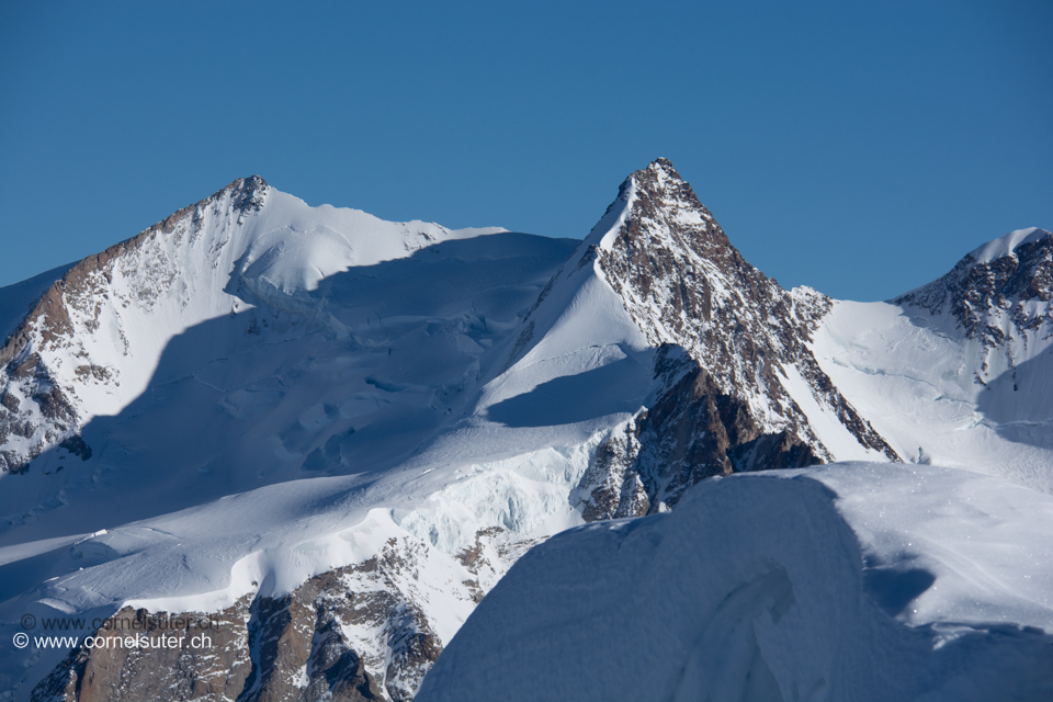 Nordend 4609m und Dufourspitze 4634m.