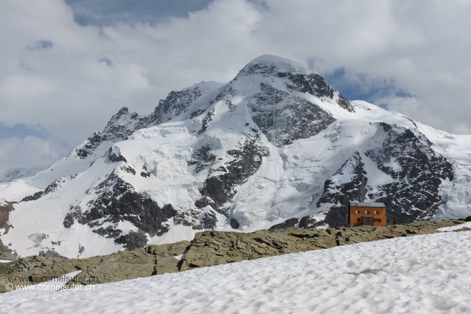 Bei der Gandegghütte 3029m, Sicht zum Breithorn 4164m.