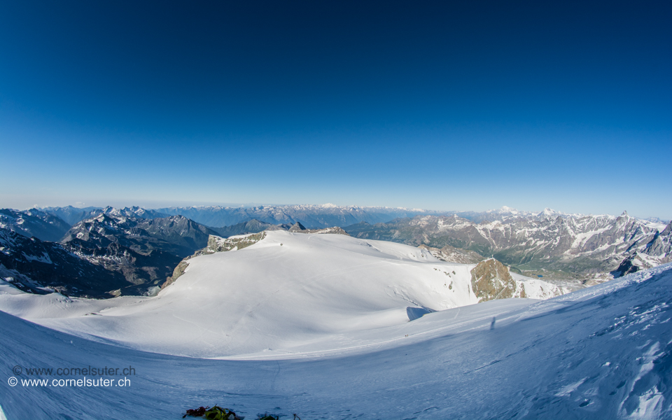So nun Abstieg zum Breithornplateau und zur Bergstation Klein Matterhorn.