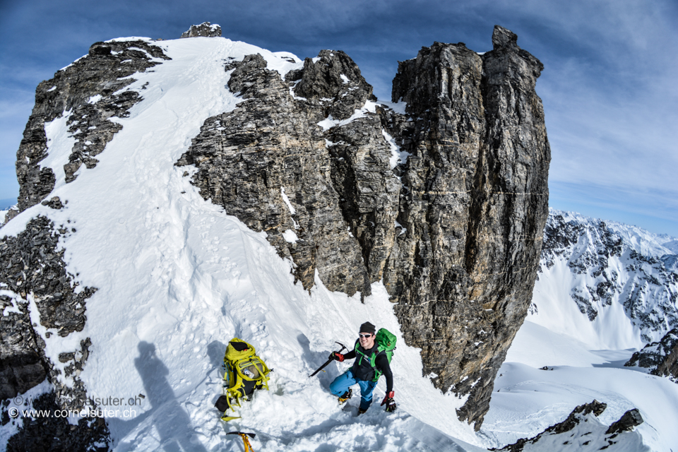 Rechts durch das Couloir aufgestiegen.