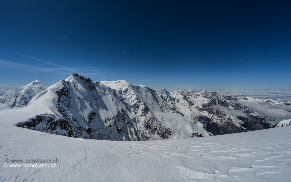 Aletschhorn 4193m, und die mächtige Nordwand der äbeni Fluh usw.