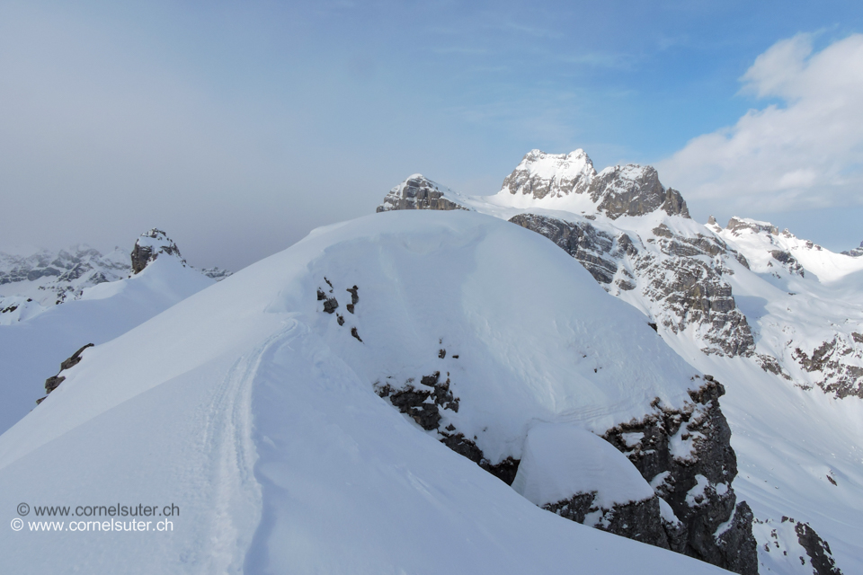 Weiter auf dem Schneegrat.