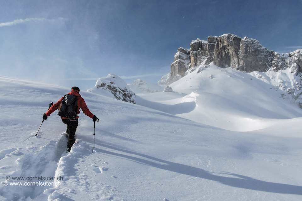 Wir erreichen die Ruosalpler Chulm 2178m, ziemlich windig.
