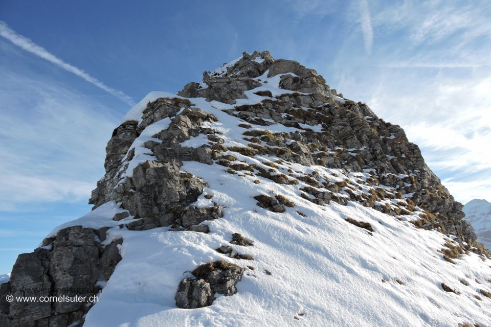 Hinauf kraxeln auf den Turm 2318m.