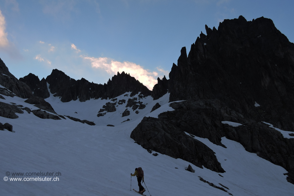 Abbiegen vom Obertal zum Tälchen des Obertalgletschers.
