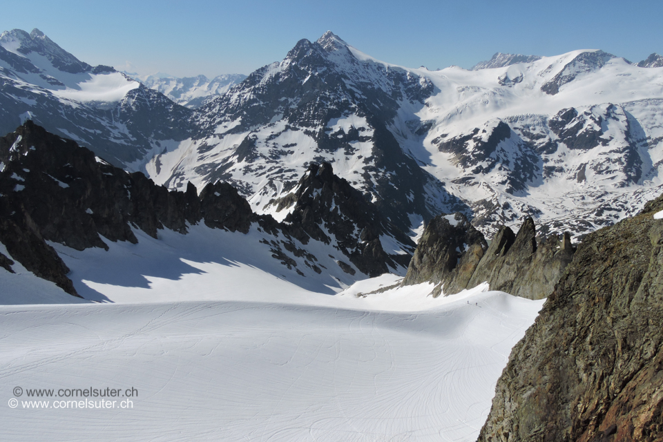 Abfahrt auf dem Obertalgletscher.