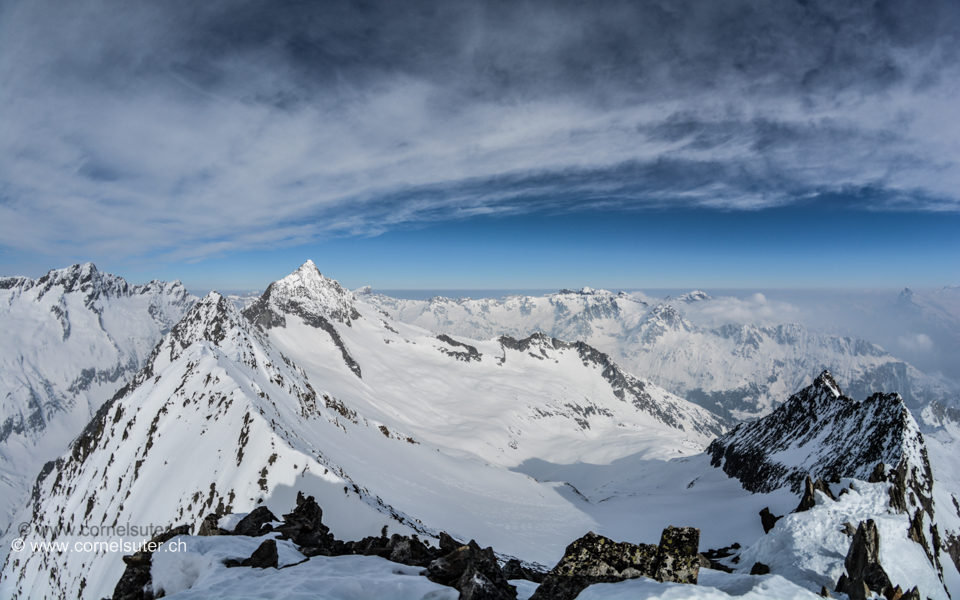 Aussicht auf dem Rorspitzli 3220m, markant der zacken des Fleckistocks 3416m.