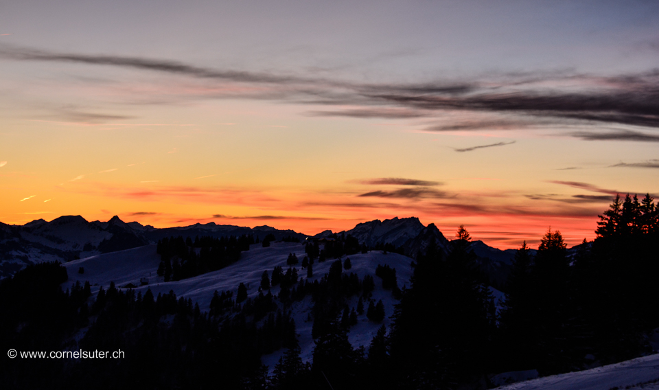 Skitour Training am 12.Januar 2015, Handgruobi 1067m - Brünnelistock 1594m, Sicht über die Rotenflue zum Pilatus.