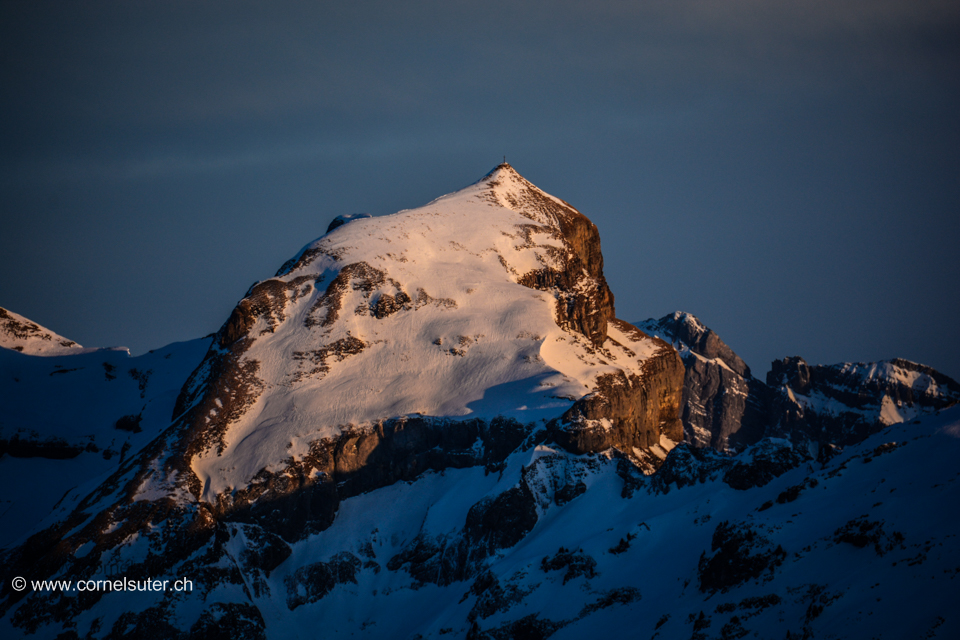 Skitour Training am 13.Januar 2015, Handgruobi 1067m - Brünnelistock 1594m. Sicht zum Forstberg 2215m