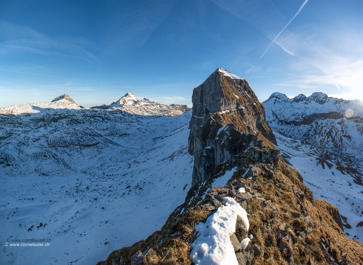 Schmal und luftig gehts weiter auf dem Grat zum Gross Chilchberg.