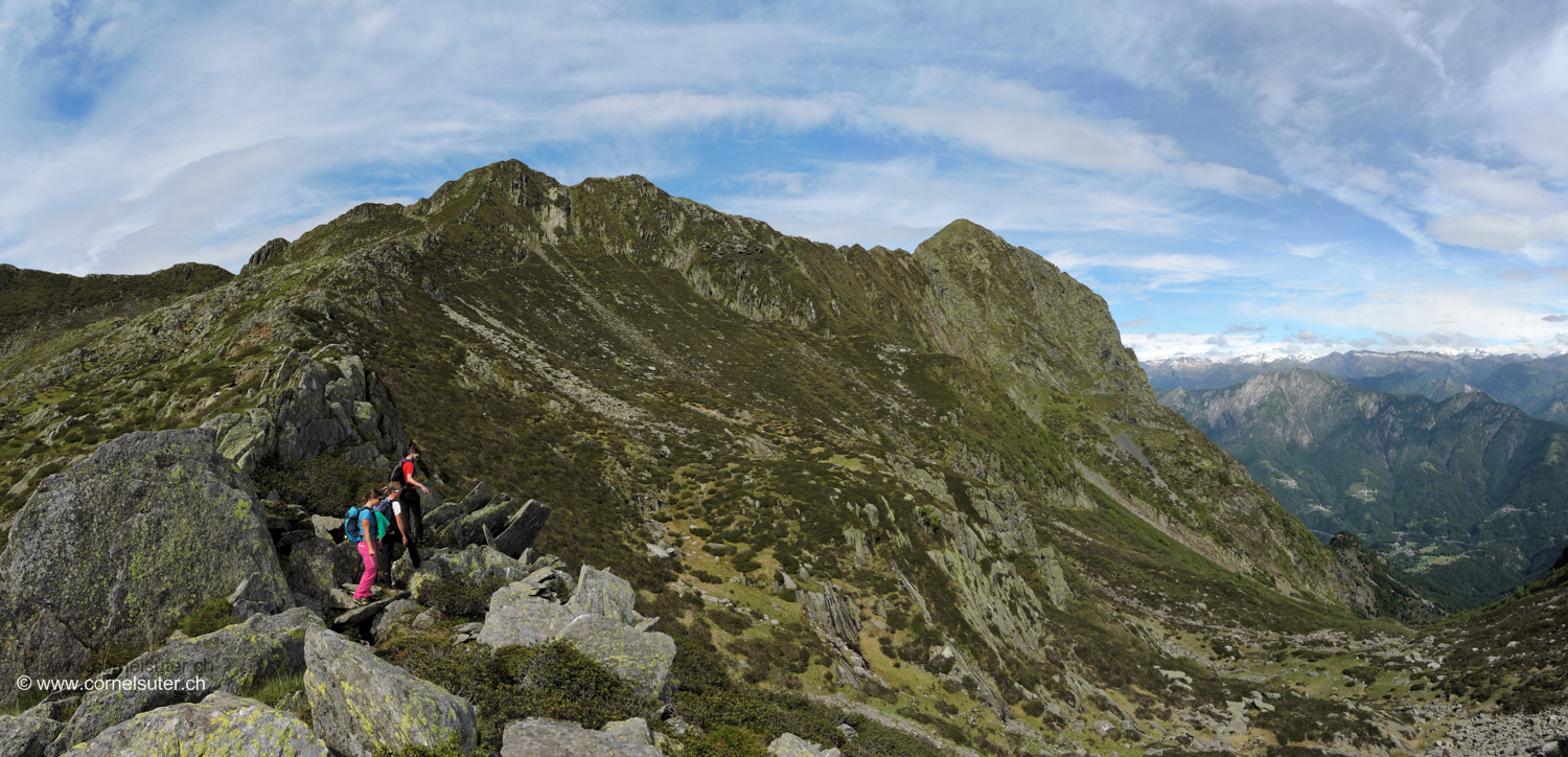 Rechts hinten ist der Gridone 2188m zu sehen.