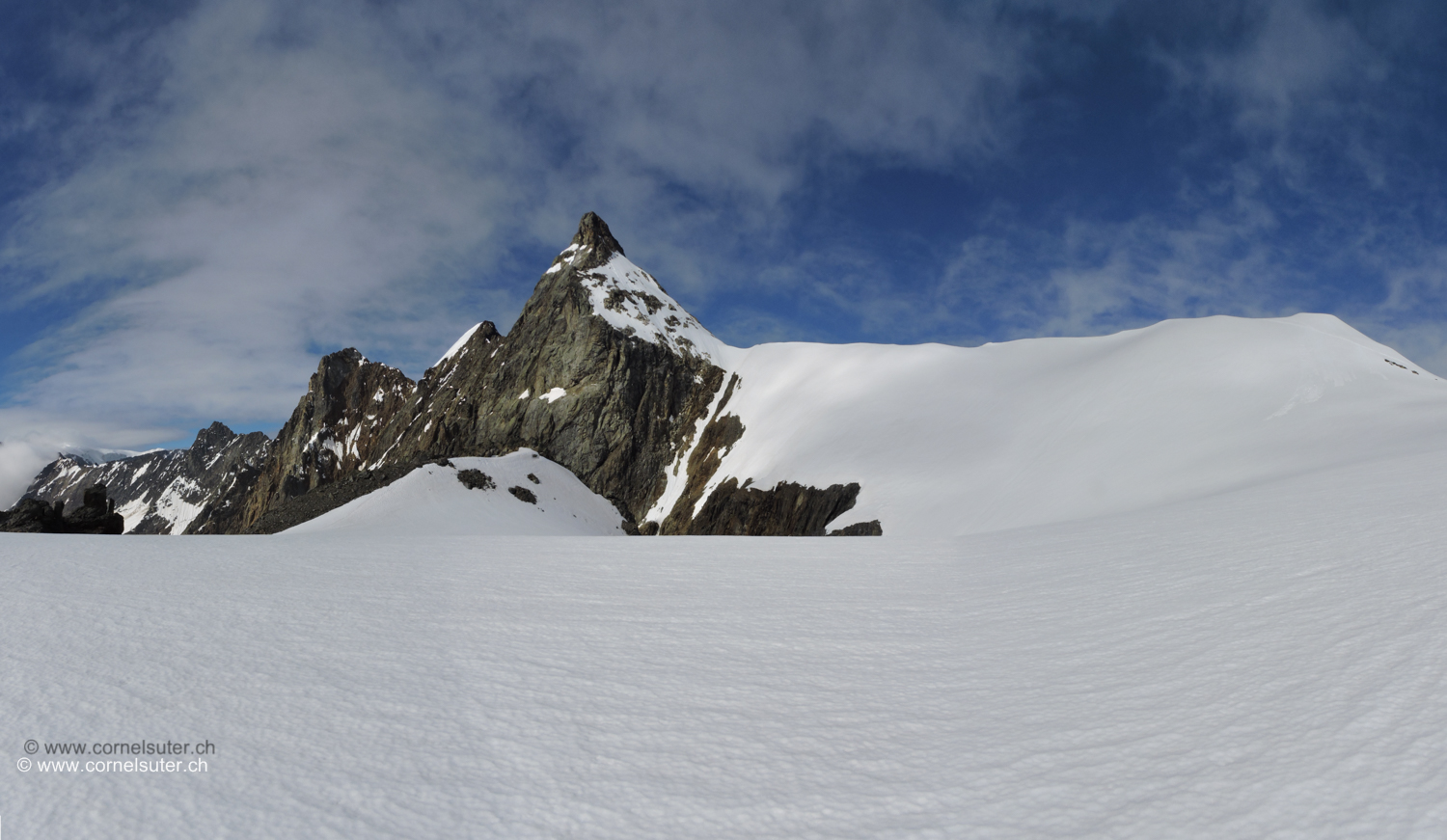 Bei der Tierberglimi Sicht zurück zum Mittler Tierberg 3418m.