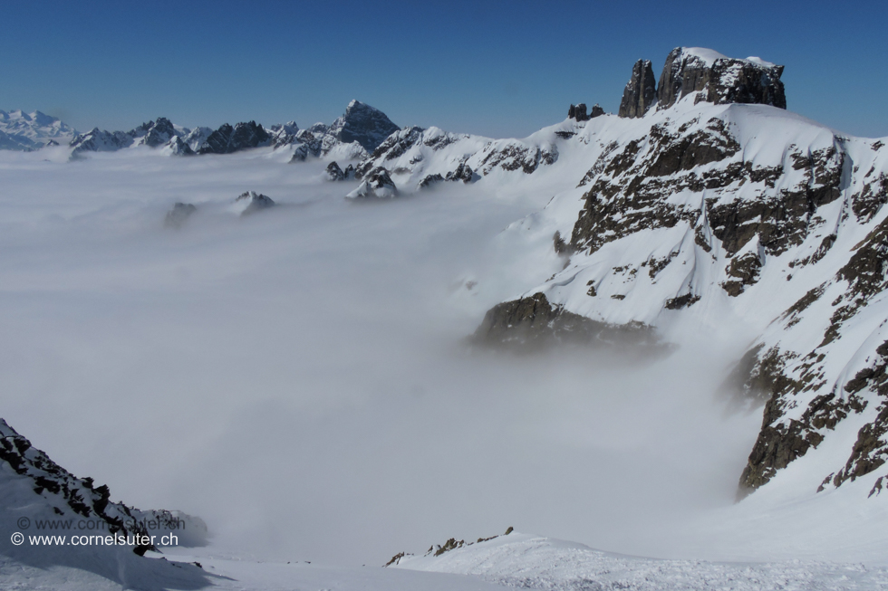 Abfahrt durch die steile Rampe zum östlichen Rossfirn in das Gebiet Jutzfad.