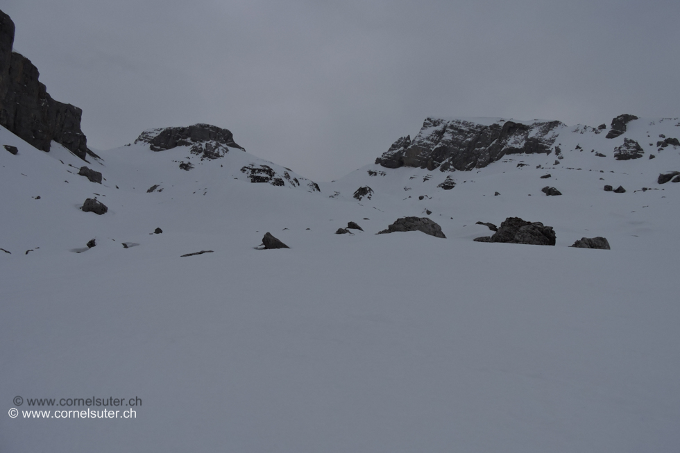 Im Blüemalpeli, Sicht zum Chronenstock 2451m und Chaiserstock 2515m.