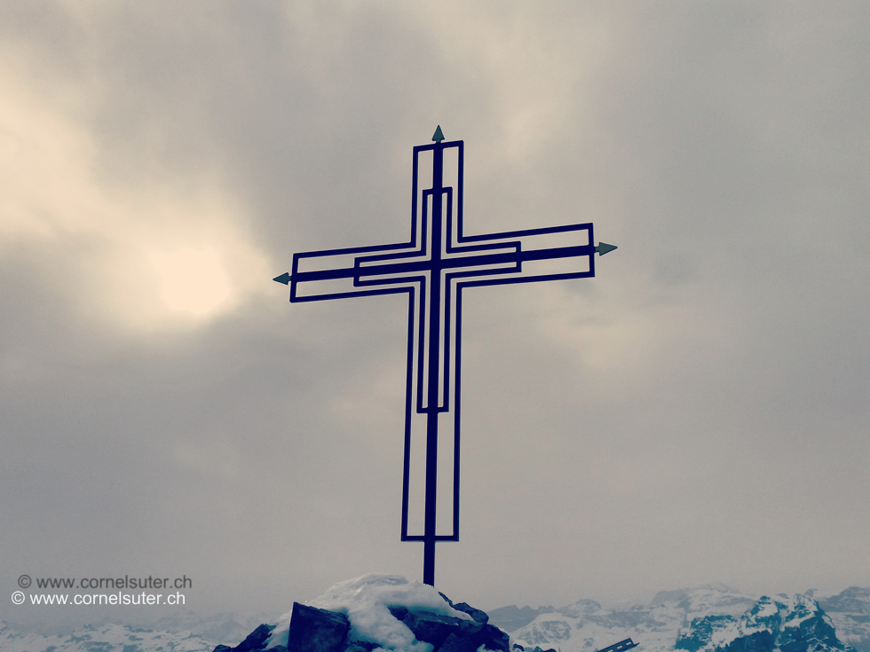 Gipfelkreuz auf dem Chronenstock 2451m.
