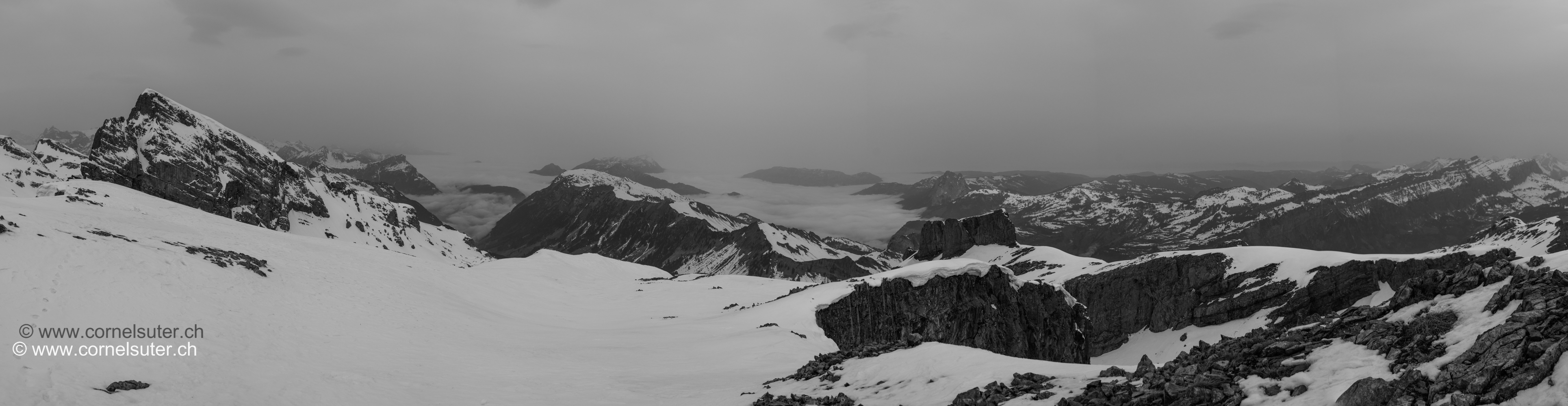 Panorama auf dem Chronenstock 2451m.
