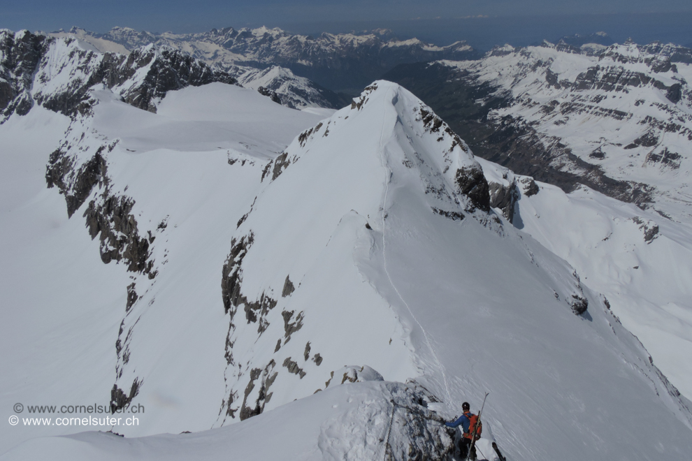 Westgrat mit dem Vorgipfel 3191m.