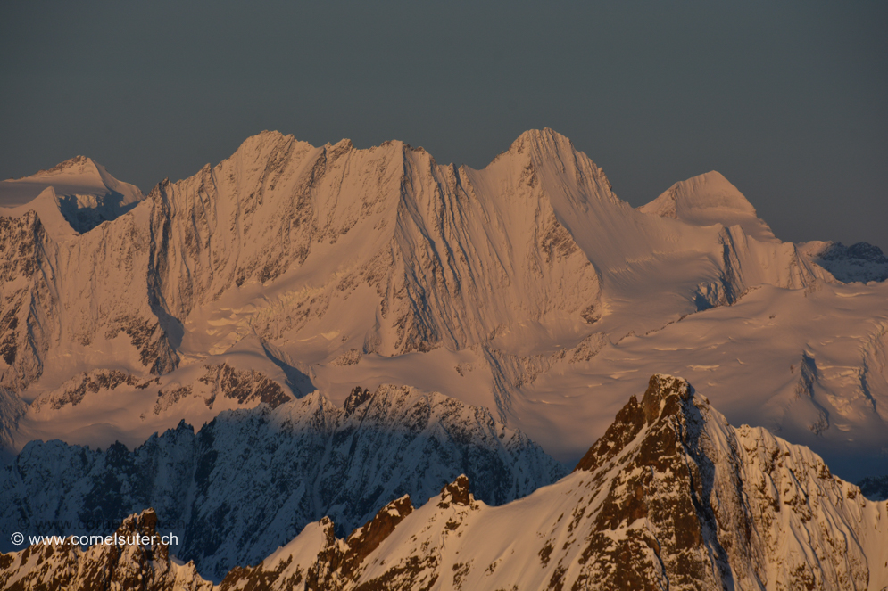 Lauteraarhorn 4042m (Klick Bericht lesen),, Schreckhorn 4078m, Mönch 4107m (Klick Bericht lesen)