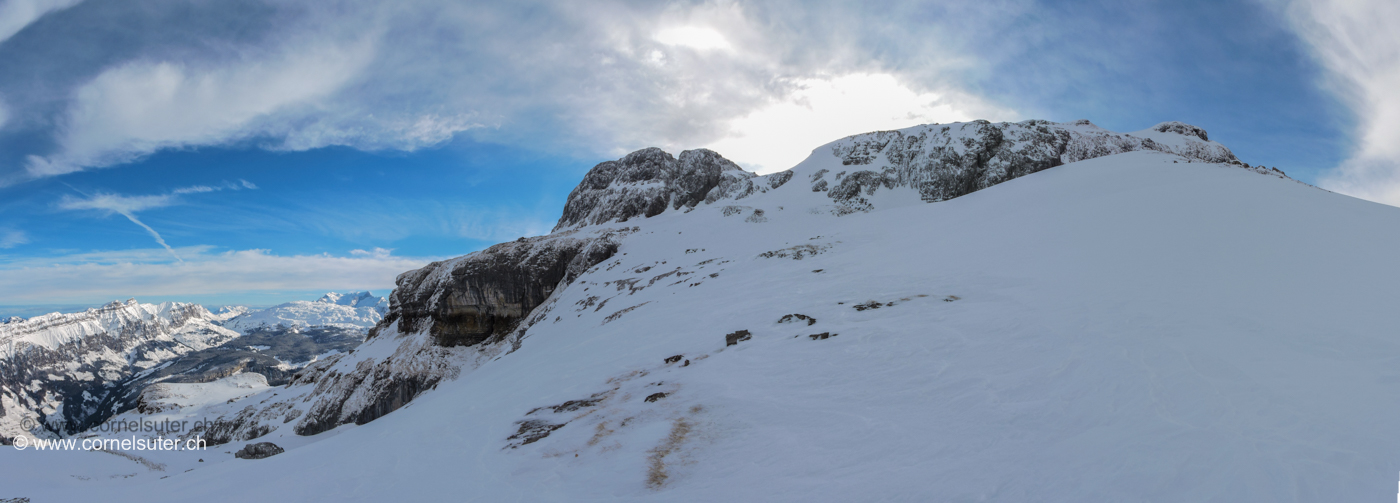 Pano Sicht zum Wiss Nollen 2155m.