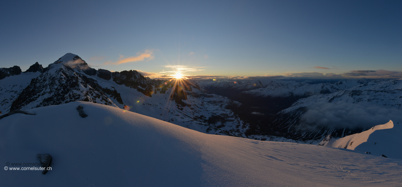 Pünktlich Ankunft am Klein Furkahorn und der Sonnenaufgang, passend.
