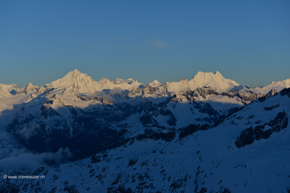 Sicht zu den Berneralpen.