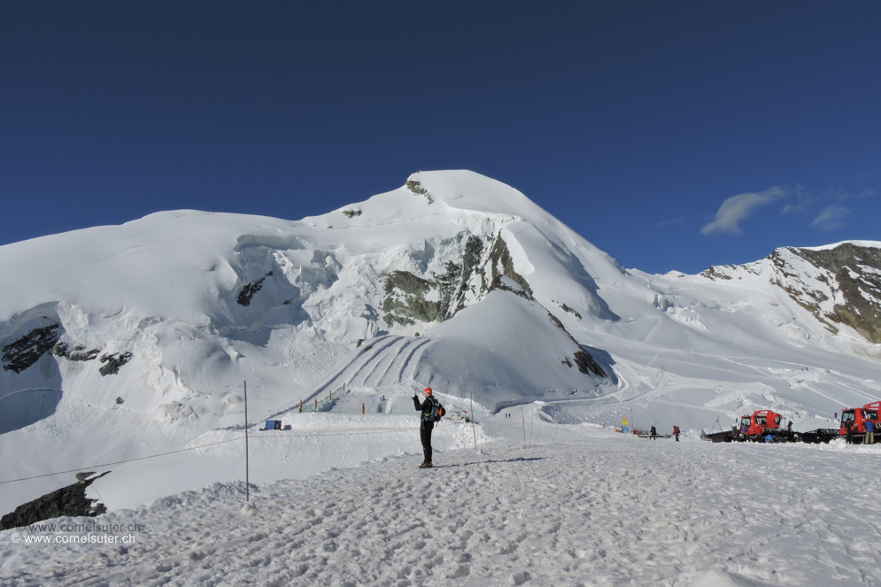Beim Mitellalalin 3457m mit Sicht zum Allalinhorn 4027m und dessen Nordwand.