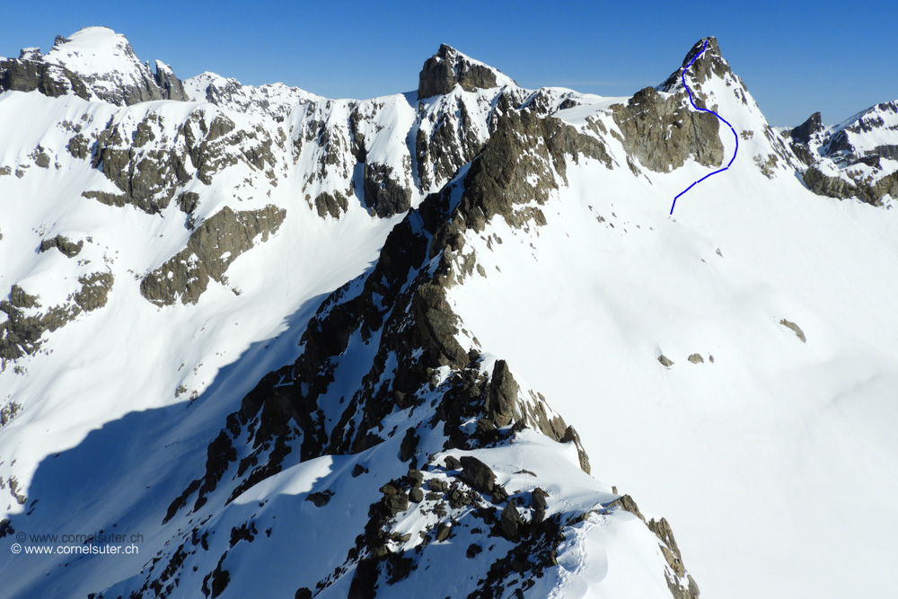 Abstieg auf dem Nordgrat und ca er Aufstieg zum Bächenstock 3010m.