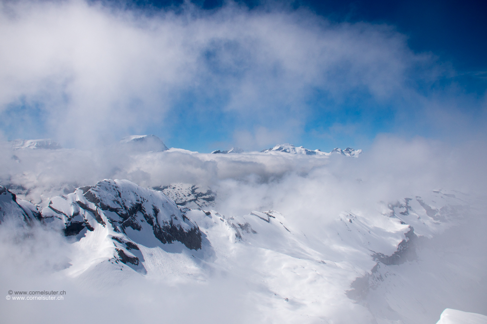 Sicht zu den ganz hohen Bergen, Tödi 3614m, Clariden 3267m usw...