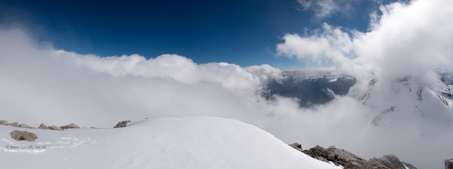 über den Wolken Pano Sicht Richtung Glarnerland...