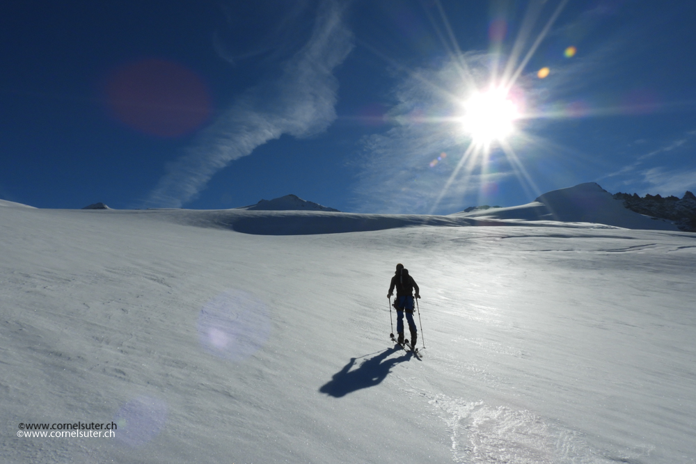 Mitte oben der Dammastock 3630m.