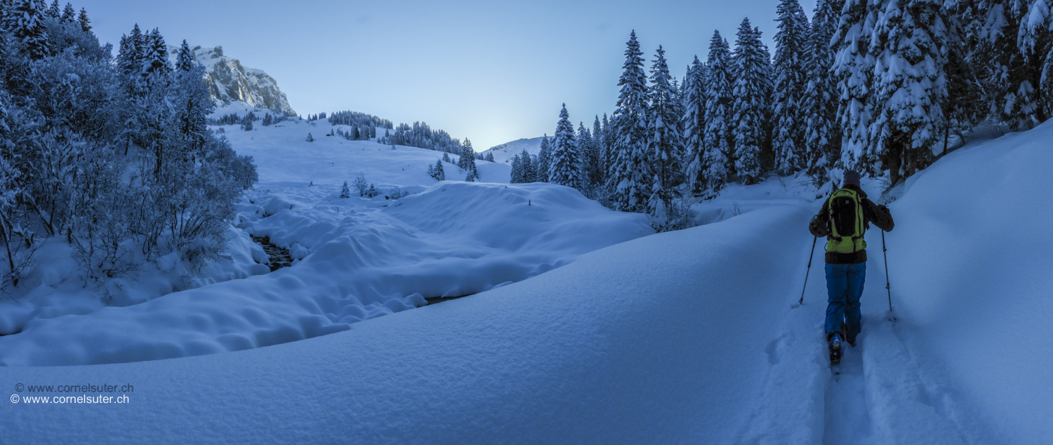 Viel Schnee, viel Neuschnee, abwechselnd mit Spurarbeit.