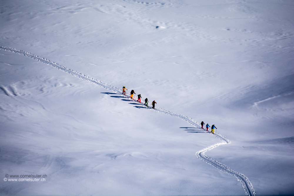 Weitere Skitourengänger am Aufstieg.