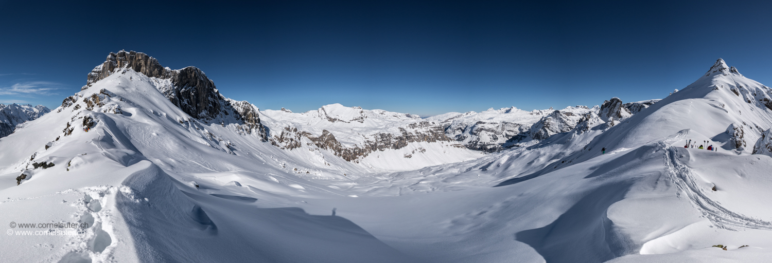 Aussicht auf der Ruosalpler Chulm, Sicht in die Ruosalp usw.