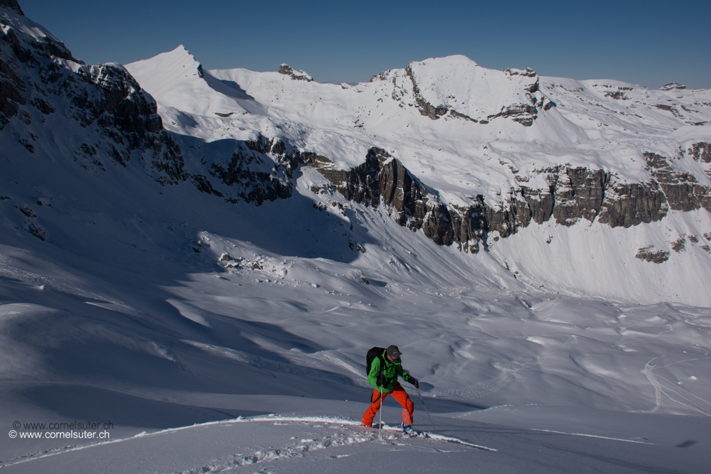 Nach 2h liegen an der Sonne steigen wir noch etwas weiter auf an den Geissberg....