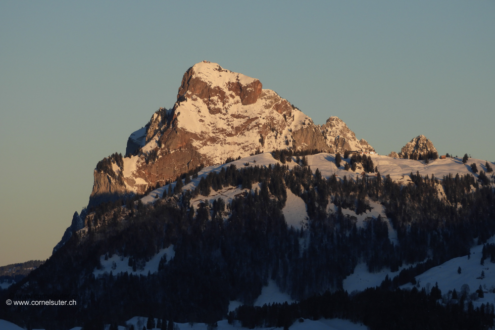 Gross Mythen, Klein Mythen, Haggenspitz. Und davor die Rothenflue.