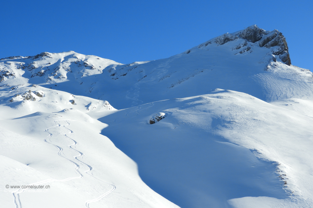 Bereits hinunter gefahren nach Rupperslaui, Sicht zurück zum Geissstock 2269m.