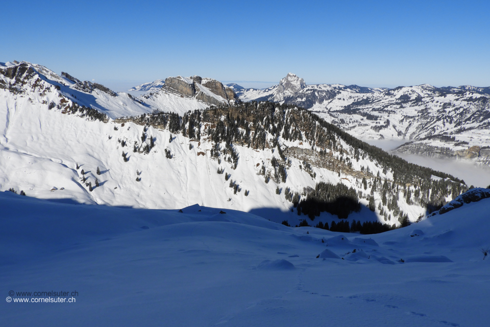 Abfahrt bei der Alp Vor den Löcheren 1677m.