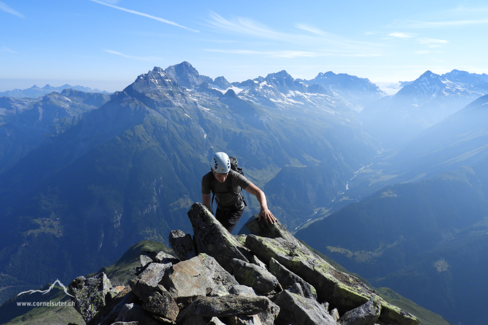 Kraxelei hoch über dem Maderanertal.