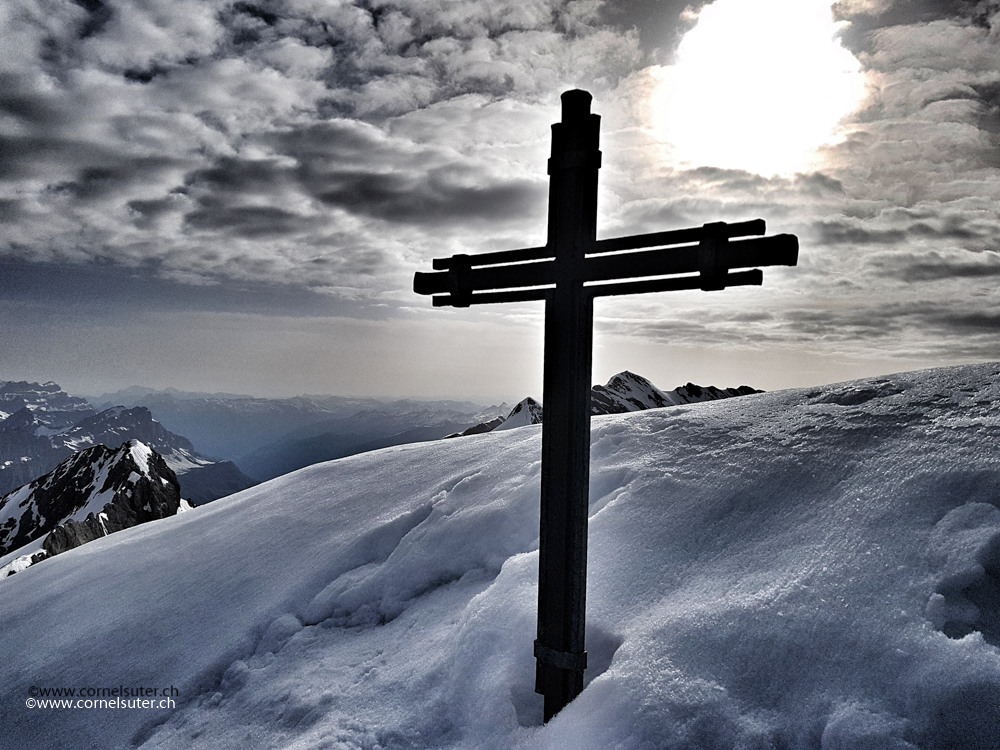 Gipfelkreuz auf dem Chammliberg 3215m.