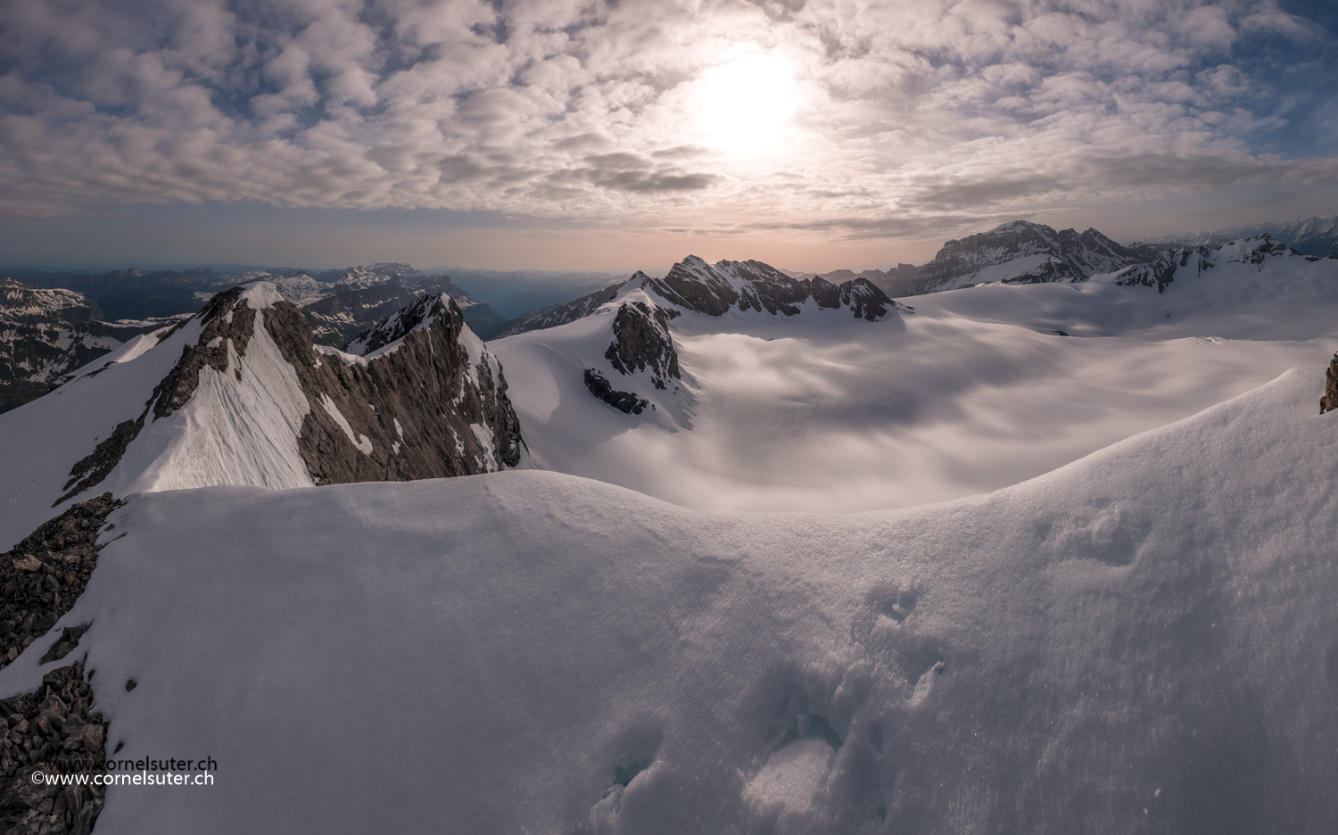 Pano Sicht auf den Hüfifirn, Clariden, Tödi usw....