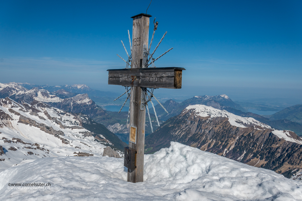 Gipfelkreuz auf dem Chaiserstock