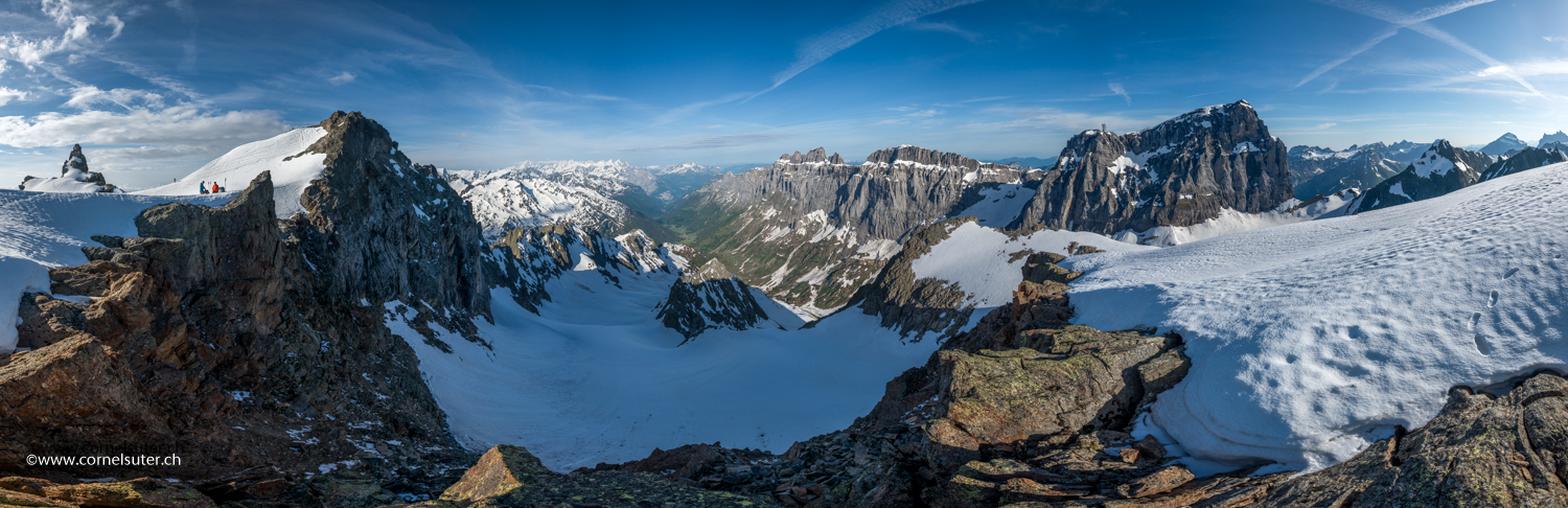 Pano, links die Fünffingerstöck, Gadmertal, Gadmerflue, Titlis, usw....
